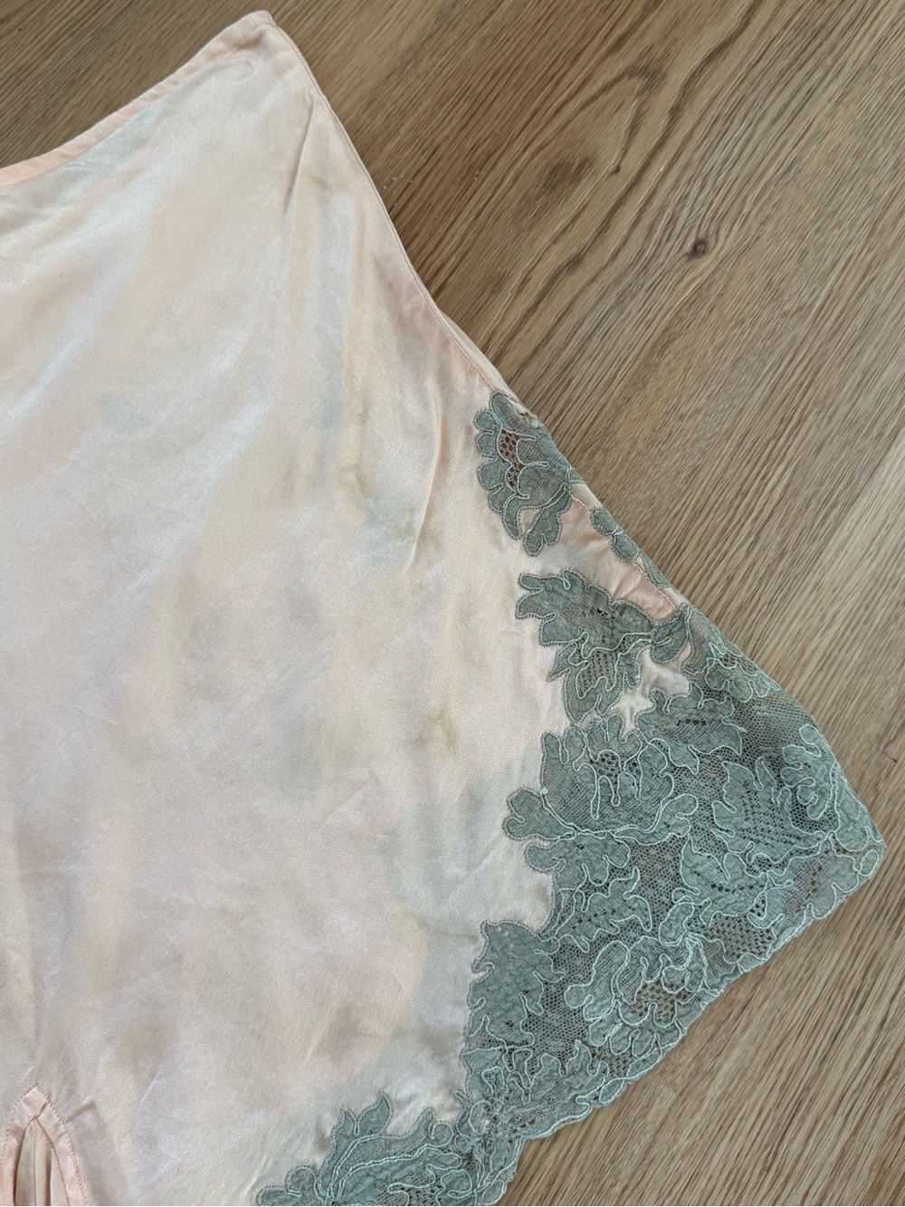 UNREAL Antique 1920s Silk Tap Shorts with Lace - Picture 7 of 7